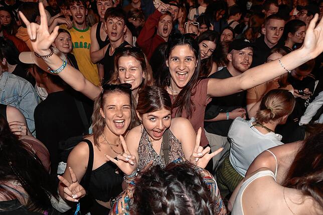 Bild 26: Campus Festival 2024 - Bilder von Juli, Juju und ihren Fans