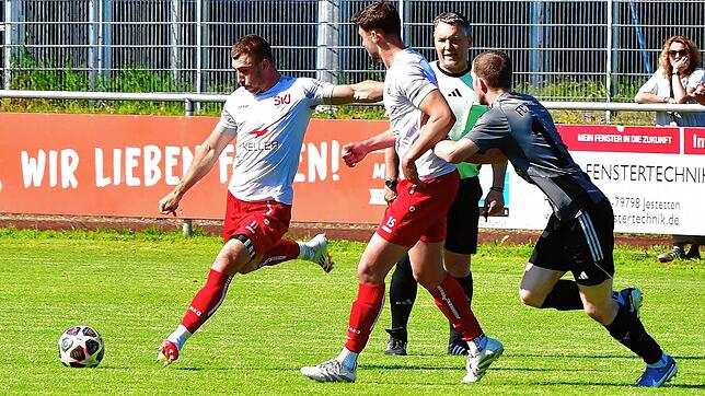 Wechsel: Dominik Czerepak (links) verlässt den SV Jestetten nach nur einem Jahr und spielt künftig beim FC Erzingen.