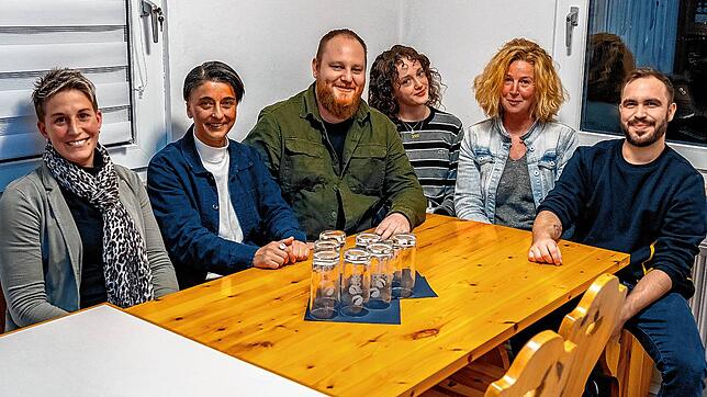 Sie freuen sich über die neue Jugendhilfestation: Von links Silke Falkowski (Switch-Geschäftsführung), die Arbeitserzieherin Maria ...