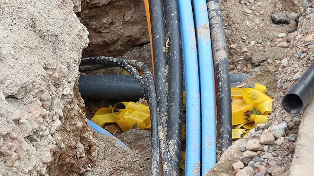 Das schnelle Internet ist auch im nördlichen Landkreis auf dem Vormarsch, in Bonndorf werden die Leitungen derzeit im Neubaugebiet ...
