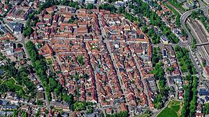 Villingen-Schwenningen – im Bild die Villinger Innenstadt von oben – wächst und wächst. Die 90.000-Einwohner-Marke ist inzwischen nur ...