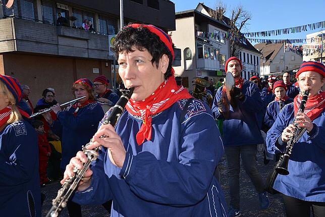 Bild 44: Bilder vom Narrentreffen der Urviecher-Zunft Bad Dürrheim: Großer Festumzug (3)