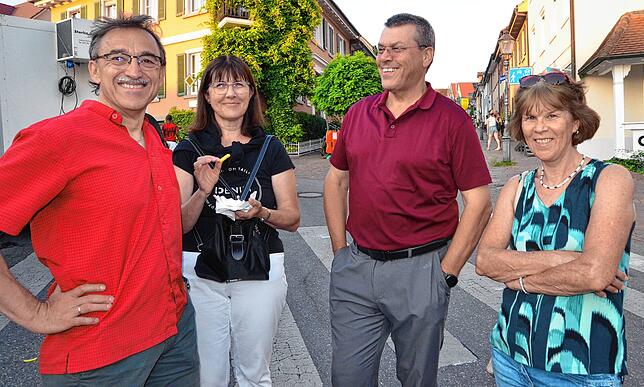 Bild 21: Reges Treiben beim Stadtfest am Samstagabend und Sonntagmorgen