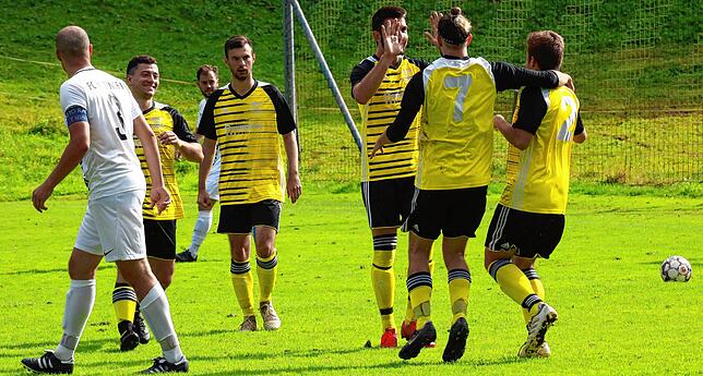 Bild 27: SV Eichsel muss gegen den FC Huttingen mit einem 1:1 zufrieden sein &ndash; und wir haben die Bilder!