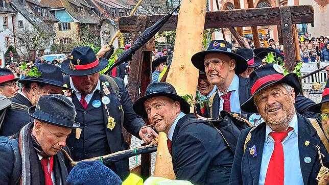 Bild 4: Bilder vom Narrenbaumstellen in Bad Säckingen