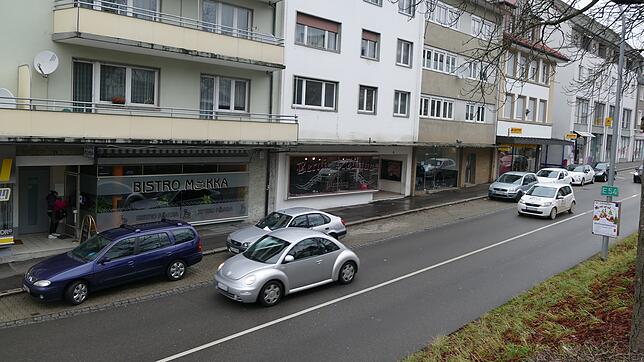 Die Basler Straße, an der Stelle, wo die geplante Zufahrt zur Tiefgarage des Hochrheincenters II gebaut wird.