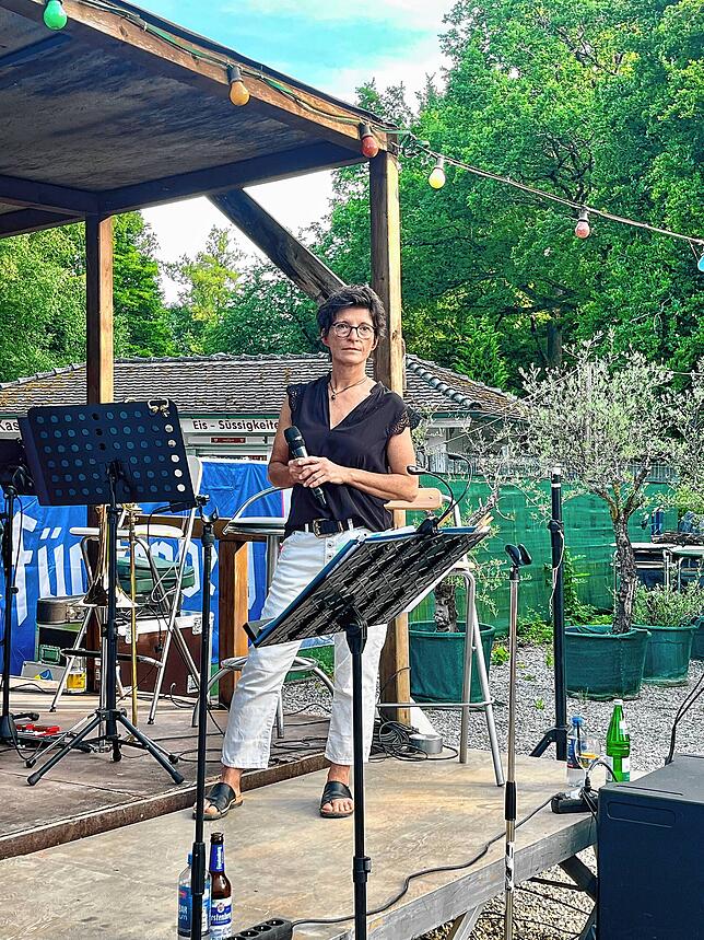 Bild 10: Zurück beim Publikum: Die Bregi House Band liefert ein fulminantes Comeback im Park