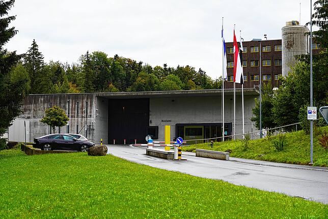 Das Gefängnis Bostadel im Kanton Zug. Auf dem Gelände selbst sind Fotos und Videos streng verboten. Diese Aufnahme entstand von der ...