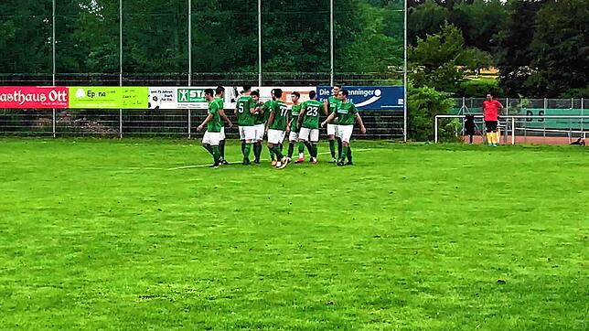 Jubel beim FC Bräunlingen nach dem Treffer zum 1:3.