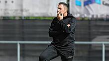 Trainer Aurelio Baratta und der 1. FC Rielasingen-Arlen II gewannen das hart umkämpfte Spiel gegen den FC Uhldingen mit 2:1.
