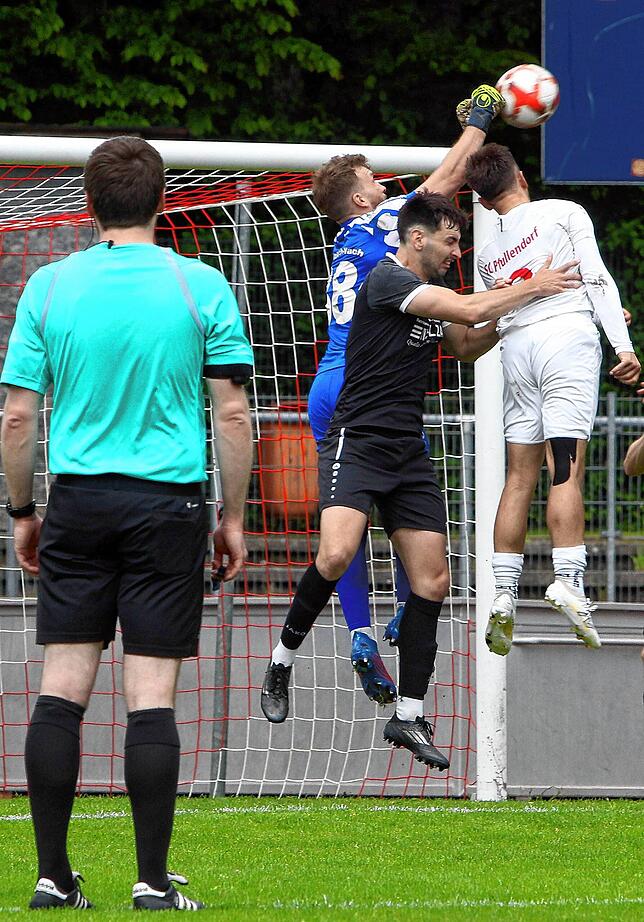 Bild 25: Imposantes 5:0 des SC Pfullendorf über SF Elzach-Yach. Wir waren mit der Kamera dabei!