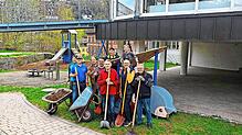Ärmel hochkrempeln und loslegen, lautet die Devise bei den Hands-on-Projekten des Rotary Clubs Furtwangen-Triberg. Etwa beim Ertüchtigen ...