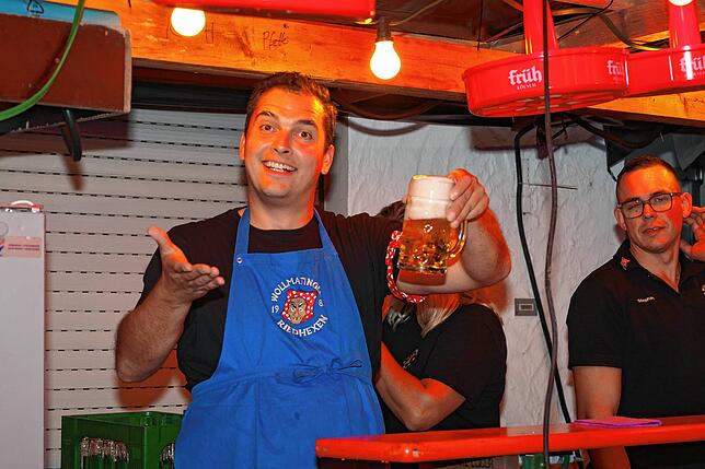 Bild 37: Wollmatinger Dorffest 2025: Wilde Engel bringen Stimmung und Partyfeeling pur