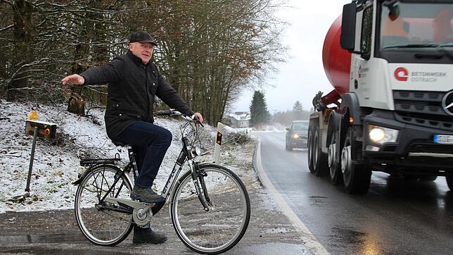 Der neugegründete Bürgerverein Ruhestetten um den Vorsitzenden Gerhard Lohr möchte eine Radwegverbindung nach Aach-Linz schaffen, damit ...