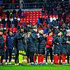 Die Spieler des SC Freiburg bedanken sich nach dem Spiel bei den Fans für die Unterstützung.