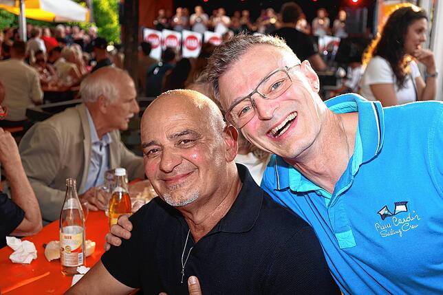 Bild 14: Feiern am Freitag in Dettingen – Hier gibt‘s die besten Bilder vom Dorffest
