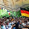 Inzwischen ist auch wieder Public Viewing angesagt bei der Fußball-EM 2021. Vier bekannte Bad Säckinger berichten, wo sie die Spiele der ...