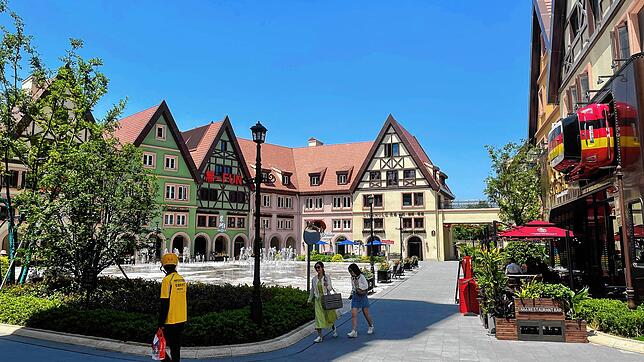 Welche deutsche Stadt ist das? Keine &ndash; es ist die Rothenburg-Straße in Taicang, China, rund 50 Kilometer vom Stadtzentrum von ...