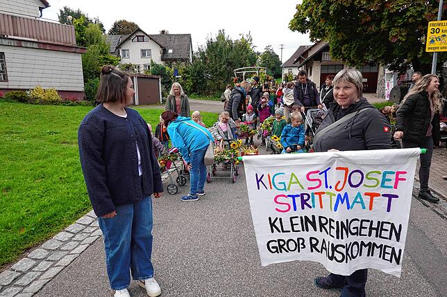 Bild 9: Erntedankfestumzug in Görwihl: Danke! Für die gute Ernte und für das schöne Wetter