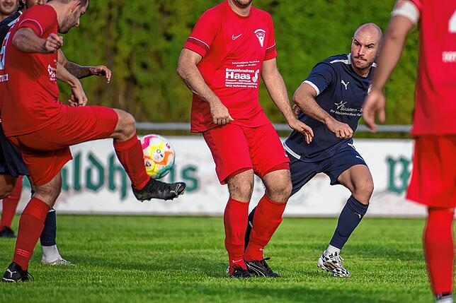 Bild 14: VfB Waldshut verliert gegen den SV RW Ballrechten-Dottingen mit 1:3 &ndash; wir haben Bilder!