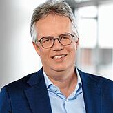 Matthias Geiser, der Geschäftsführer des Schwarzwald-Baar-Klinikums, erläutert die neue Patientenaufnahme.