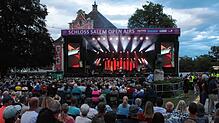 Diese Kulisse ist besonders: Der Schlossgarten beim Open Air mit Sting.