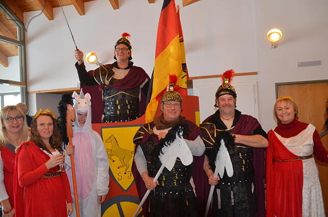 Fasnetgruppen zum Mottos "Circus Maximus" verliehen dem Aasener Kinderball römisches Flair. Bild: Winkelmann-Klingsporn