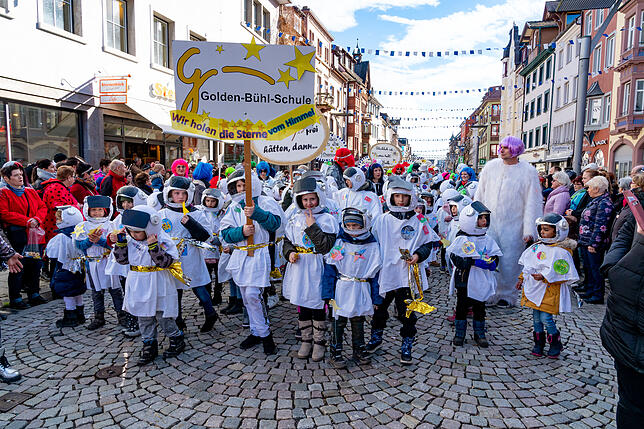 Bild 16: Bilder vom großen Kinderumzug in VS-Villingen am Schmotzigen &ndash; Teil 3