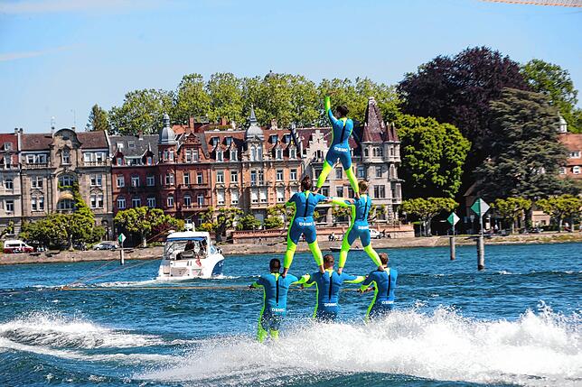 Bild 1: Spektakulär! Die besten Fotos der Wasserski-Show im Konstanzer Trichter