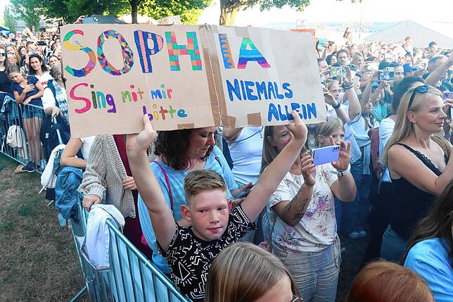 Bild 1: 1500 Fans feiern Sophia beim Sound Beach Festival