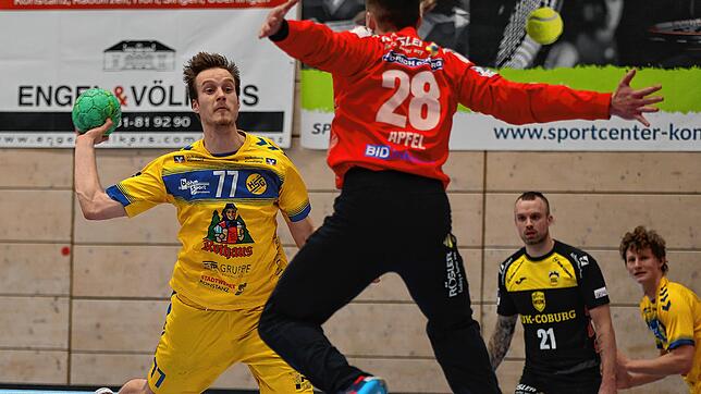 Für die HSG Konstanz um David Knezevic (am Ball) gab es im Heimspiel gegen den HSC 2000 Coburg (vorne Fabian Apfel) nichts zu holen.