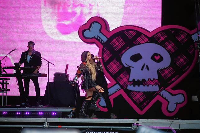 Bild 1: Southside 2024: Avril Lavigne sorgt für Gänsehaut bei ihren Fans