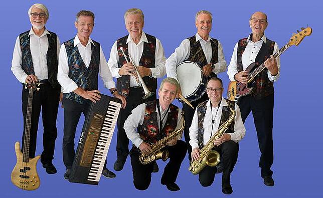 Die „Amores“ in der langjährigen Besetzung bis zum Abschiedskonzert im März 2018. Stehend, von links: Heinz Huber, Walter ...