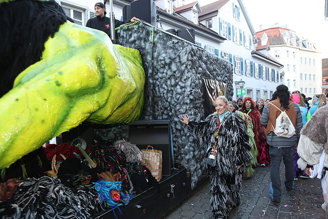 Bild 27: Konstanzer Straßenfasnacht 2025: Die Altstadt wird zum Narrenparadies - Die Bilder vom Abend!