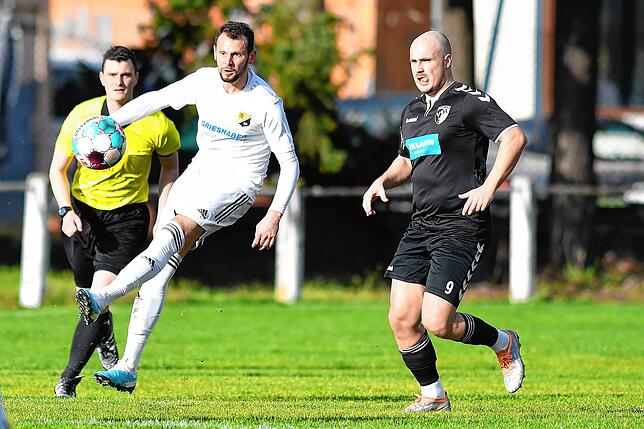 Bild 26: SV 08 Laufenburg verliert bei Spitzenreiter VfR Hausen mit 0:2 &ndash; und wir haben Bilder!