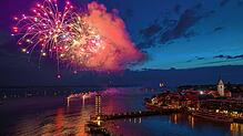 Im Sommer 2023 wurde das Feuerwerk beim Seehasenfest wegen Unwetterwarnungen verschoben, lockte aber auch am Festsonntag Besuchermassen ...