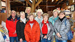 Die Pfalzergruppe Herten in ihren Räumen in Rheinfelden. Hier findet auch der monatliche Flohmarkt statt. Bild: Heinz Vollmar