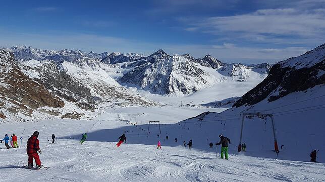 Impressionen von einer der zahlreichen Ausfahrten des Ski- und Wanderclubs Eggingen mit der vereinseigenen DSV Ski- und Snowboardschule ...