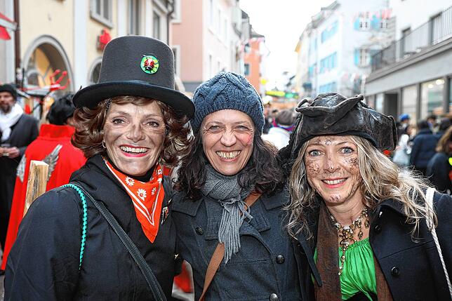 Bild 3: Ho Narro! Die Straßenfasnacht in der Konstanzer Altstadt ist in vollem Gang