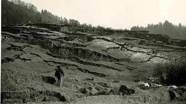 Bei Achdorf rutscht vor 50 Jahren der Eichberg: "Die Gründe für die massive Erdbewegung liegen in dem außergewöhnlichen Wechsel zwischen ...