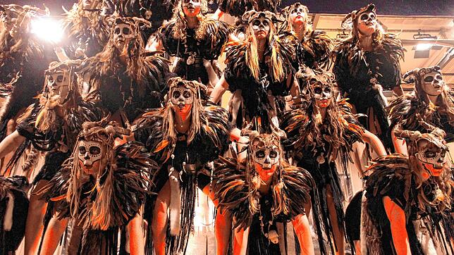 Die Tänzerinnen und Tänzer der &bdquo;Dance Explosion&ldquo; aus Denkingen holten den ersten Platz beim Show-Dance-Cup bei den ...