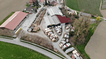 Das Gelände des Sägewerks Schellinger in Ahausen 2019 und 1987.