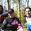 Freuen sich auf die Eröffnung des Bikeparks im Burgbergwald, von links: Moritz Raible, Silke Torbusch und David Küppers.