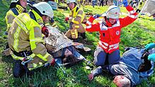 Bei der Blackout-Hauptübung am Samstagnachmittag wird auch ein Verkehrsunfall zwischen Sylvenstal und Denkingen simuliert, bei dem zwei ...