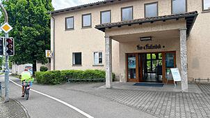 Unschließbar. Das Hallenbad am Seerhein hat die sechste Diskussion um seine Zukunft seit 1977 offenbar glimpflich überstanden. Es ...