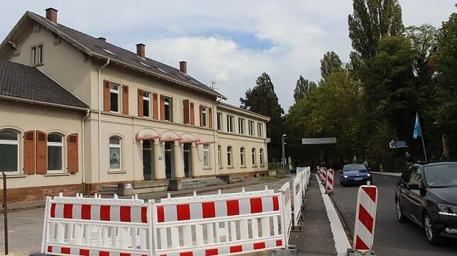 Der Bahnhof Therme in Überlingen kann richtig schön hässlich sein. Nun hat sich die Stadt nach Angaben von OB Jan Zeitler mit dem ...