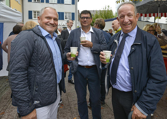 Fühlt sich sichtlich wohl in Radolfzell: Der Stadtpräsident aus der Partnerstadt Amriswil, Martin Salvisberg (rechts), mit OB Martin ...