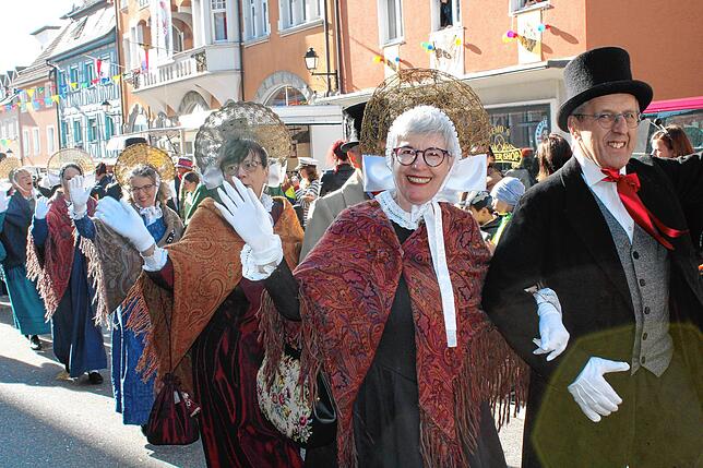 Bild 7: Kinderumzug und Setzen des Kindernarrenbaums in Stockach (Teil 1)