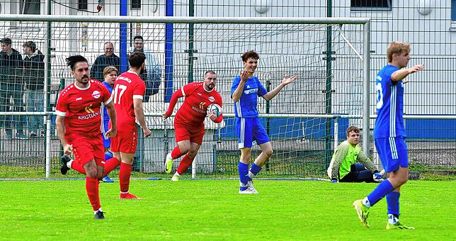 Bild 32: SV Karsau gewinnt Kellerderby mit 2:1 gegen FC Wallbach – und wir haben Fotos!