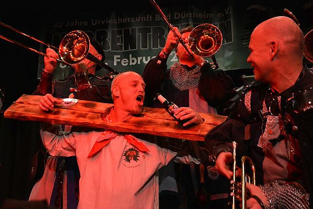 Bild 21: Narrentreffen der Urviecher-Zunft: Bilder vom Bunten Abend